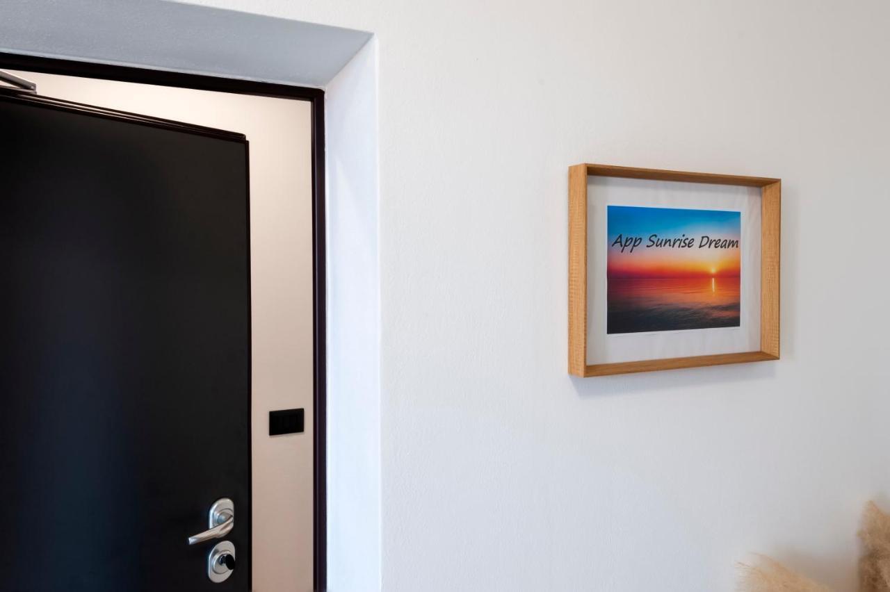 Sunrise & Sunset Apartment *